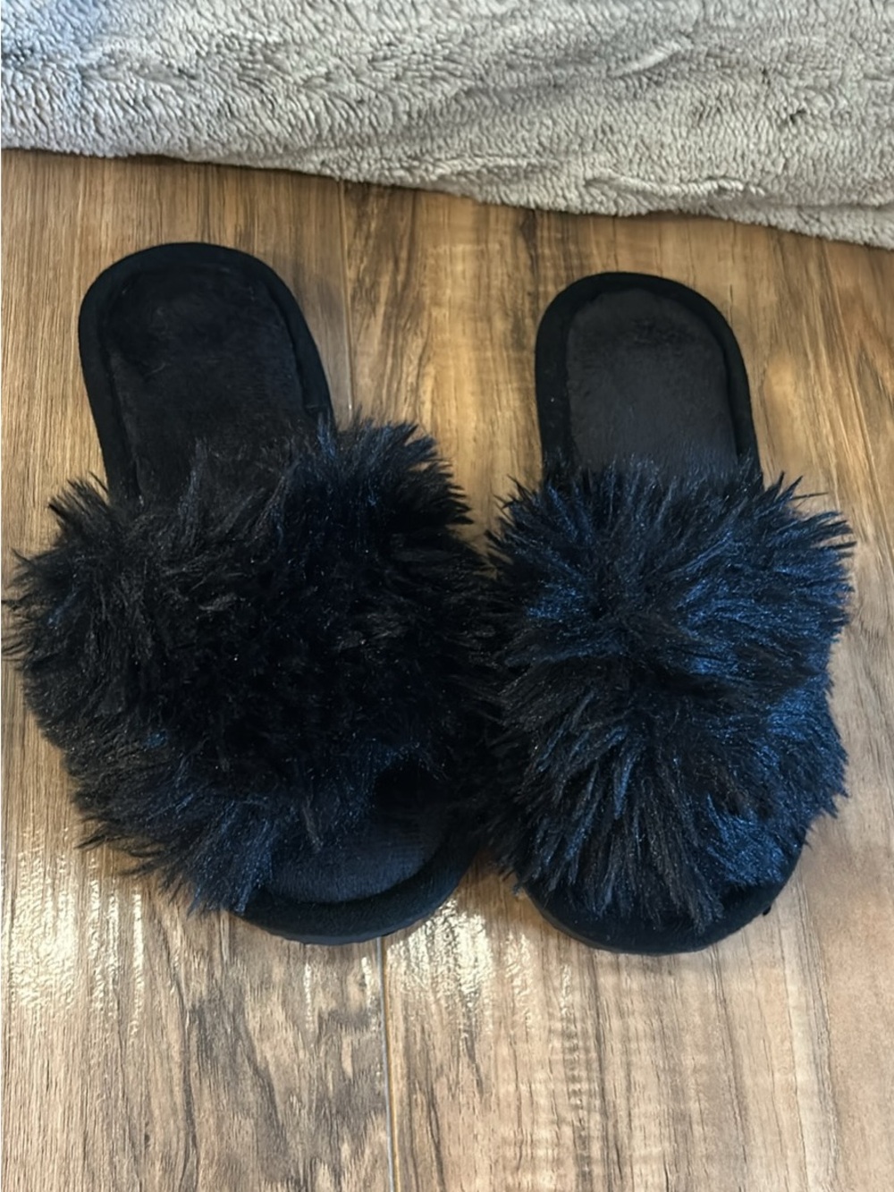 Black Faux-Fur Slide Slippers for Women